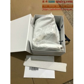 qiqiyg.com Offizielle Mode 2025: Handtaschen, Kleidung und Schuhe im Großhandel zum besten Preis QQYG311