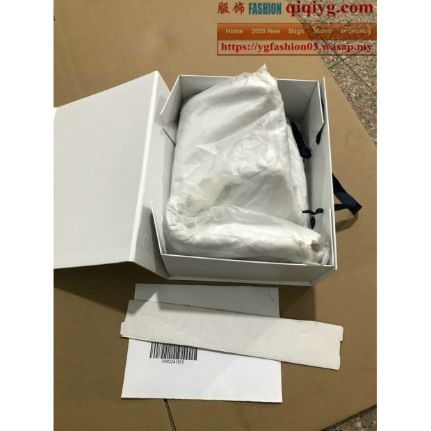 qiqiyg.com Offizielle Mode 2025: Handtaschen, Kleidung und Schuhe im Großhandel zum besten Preis QQYG311