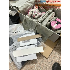 qiqiyg.com Offizielle Mode 2025: Handtaschen, Kleidung und Schuhe im Großhandel zum besten Preis QQYG405