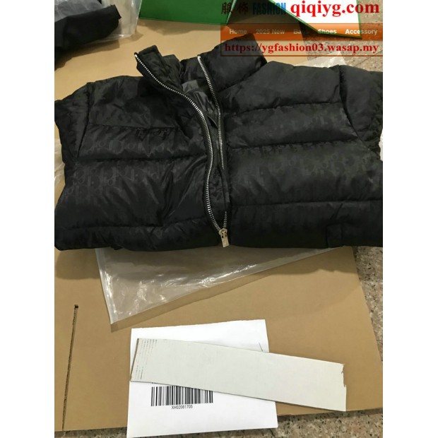 qiqiyg.com Offizielle Mode 2025: Handtaschen, Kleidung und Schuhe im Großhandel zum besten Preis QQYG651