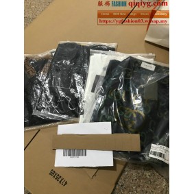 qiqiyg.com Offizielle Mode 2025: Handtaschen, Kleidung und Schuhe im Großhandel zum besten Preis QQYG73
