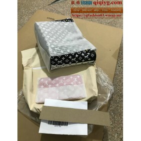 qiqiyg.com Offizielle Mode 2025: Handtaschen, Kleidung und Schuhe im Großhandel zum besten Preis QQYG155